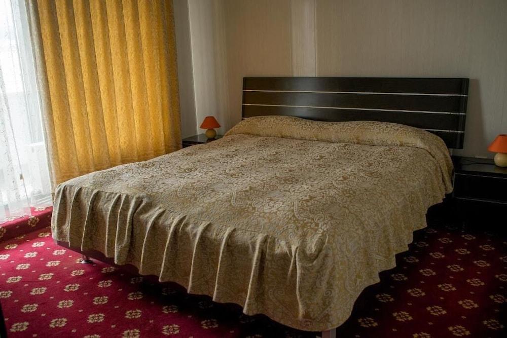 Hotel Regal Брашов Екстериор снимка
