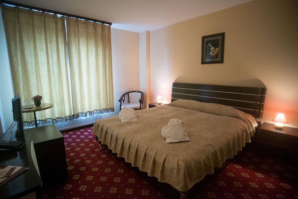 Hotel Regal Брашов Екстериор снимка