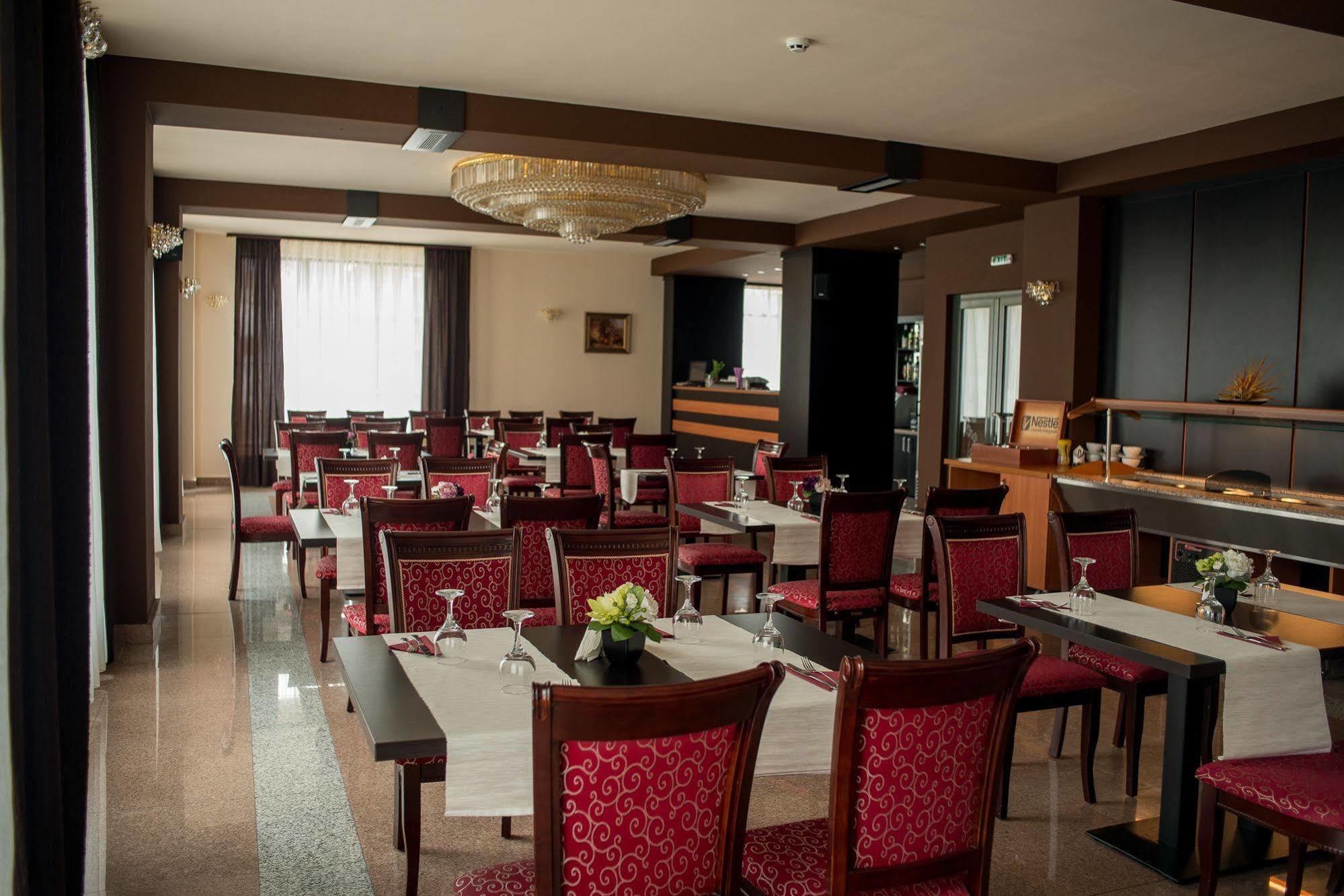 Hotel Regal Брашов Екстериор снимка